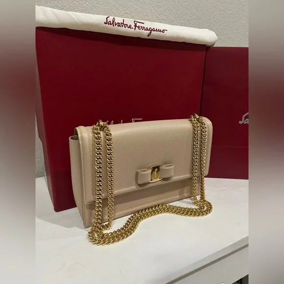 Salvatore Ferragamo Cream Crossbody Bag with Gold Chain - Picture 2 of 5